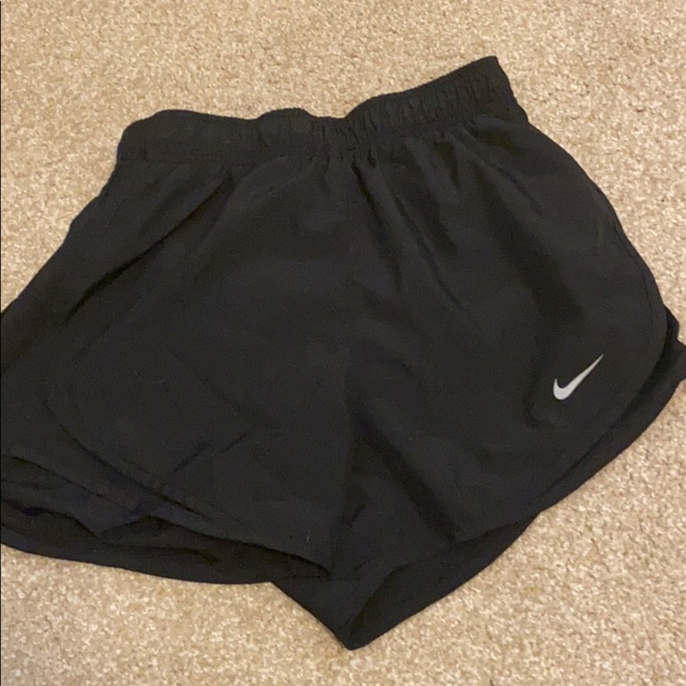 Black Nike shorts